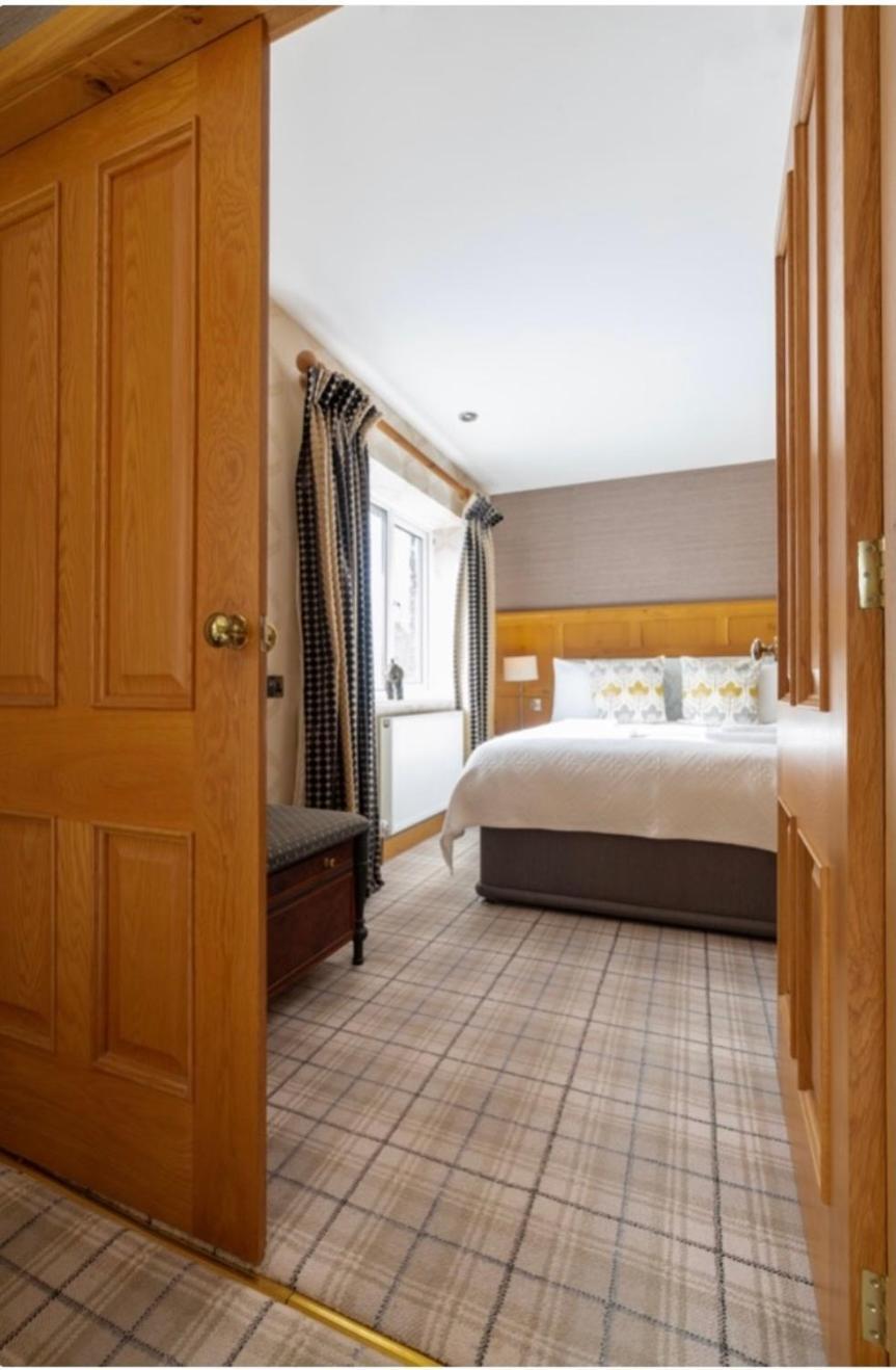 Yewfield Self Catering Apartments هوكسهيد المظهر الخارجي الصورة