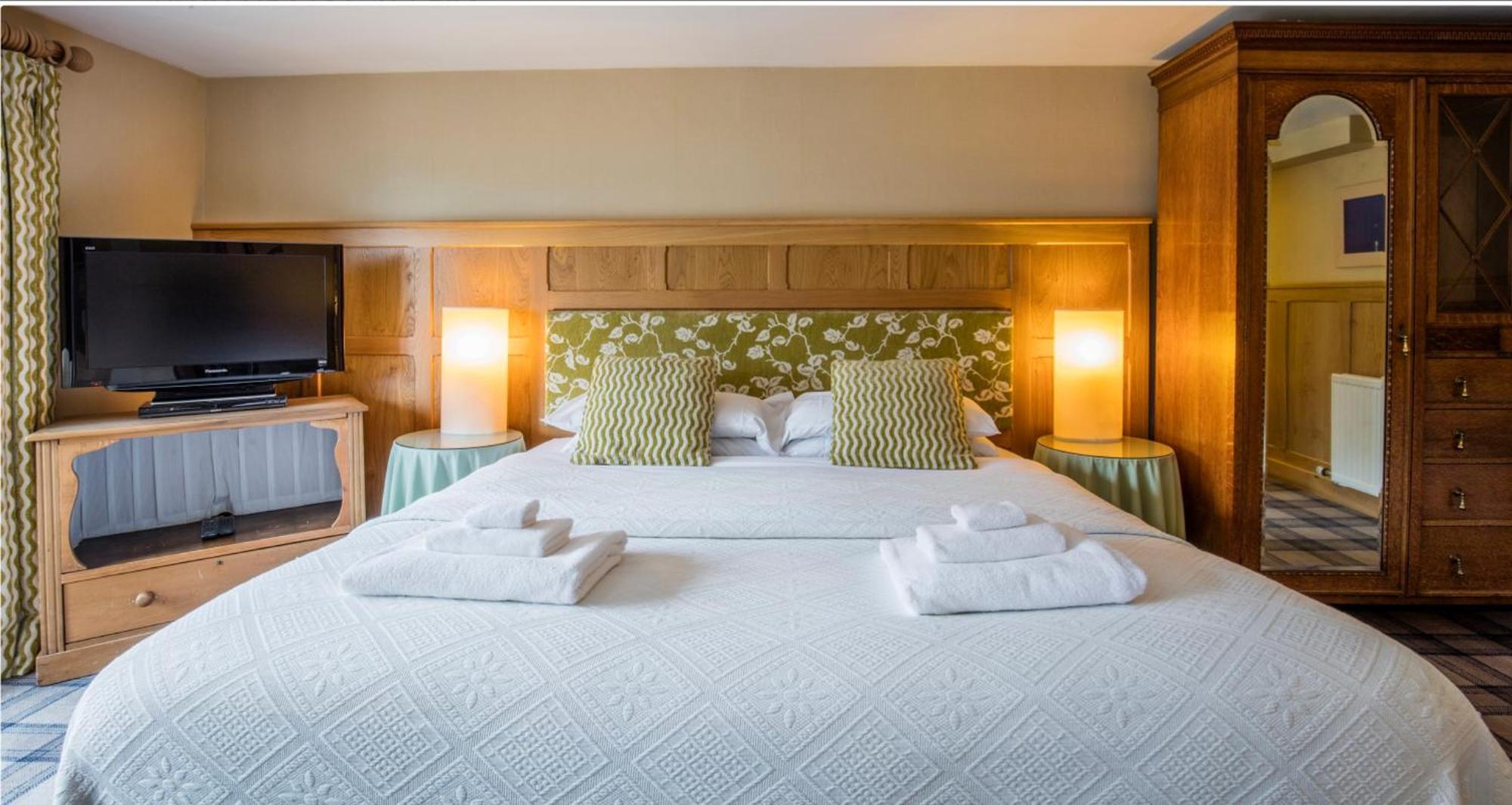 Yewfield Self Catering Apartments هوكسهيد المظهر الخارجي الصورة