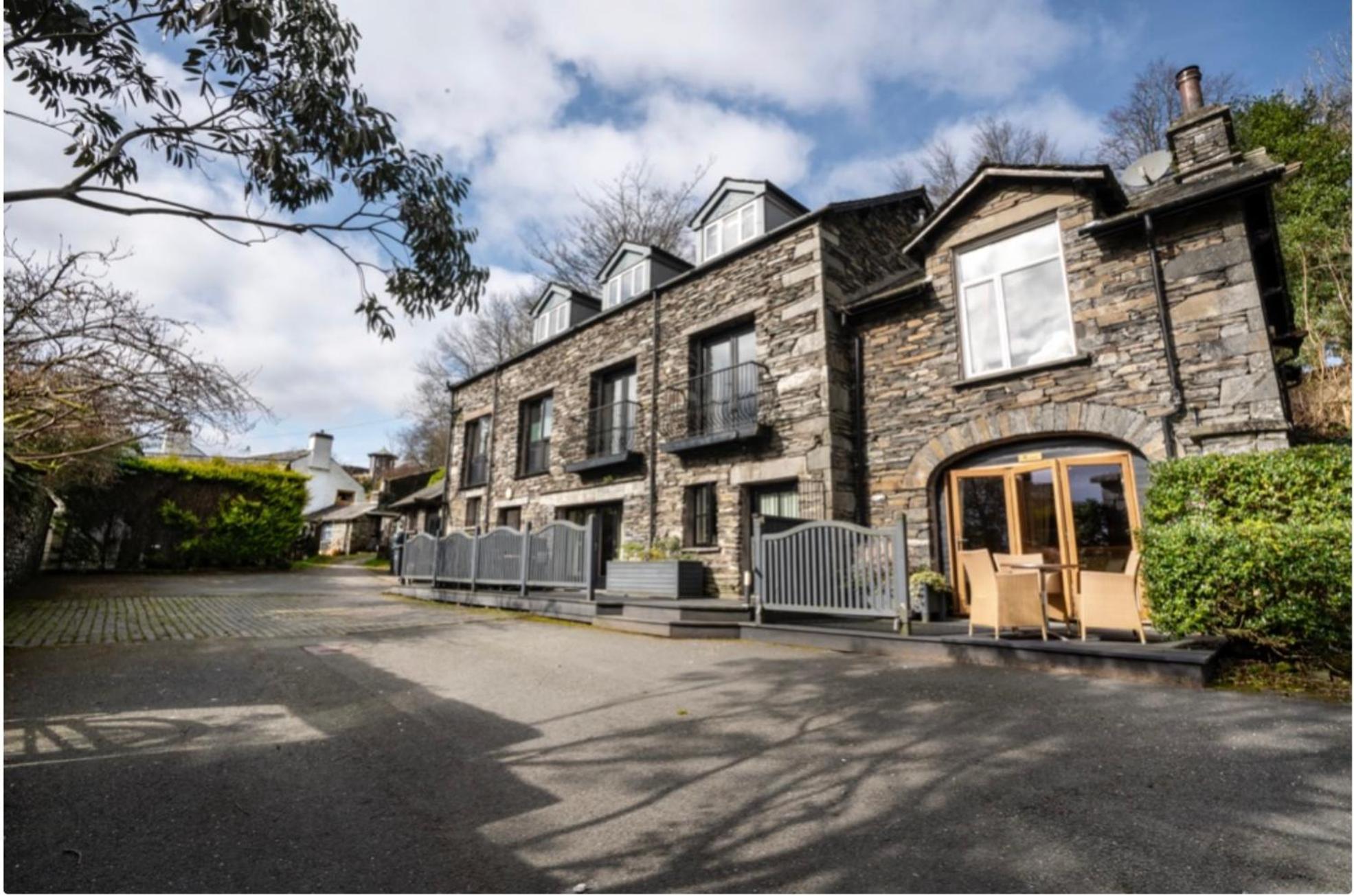 Yewfield Self Catering Apartments هوكسهيد المظهر الخارجي الصورة